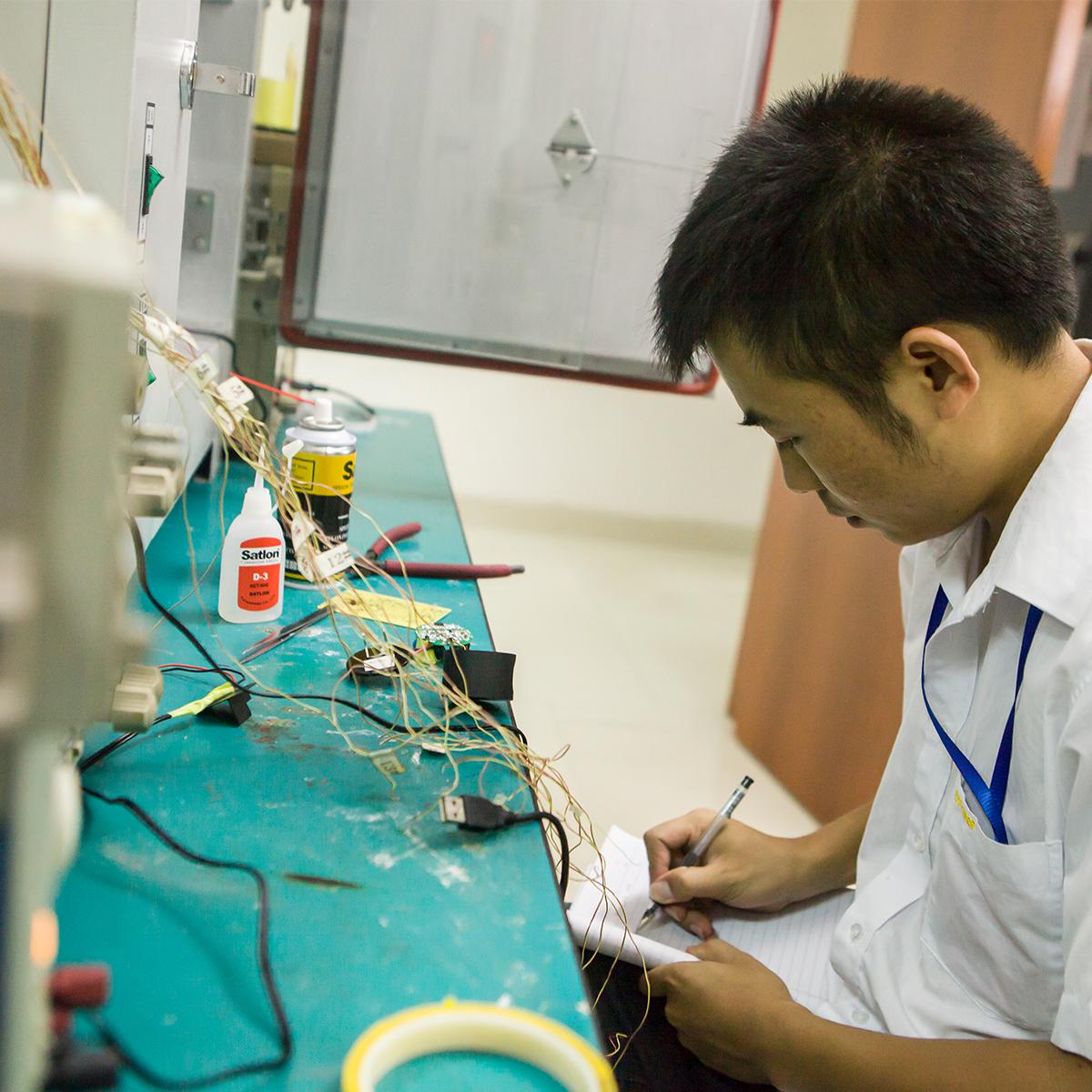 飛天鷹電源適配器