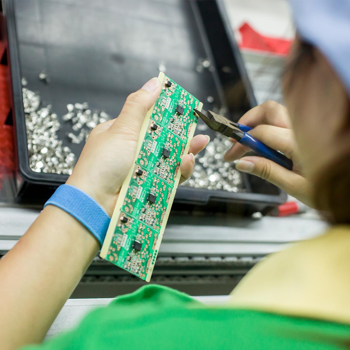 電源適配器廠家在調試